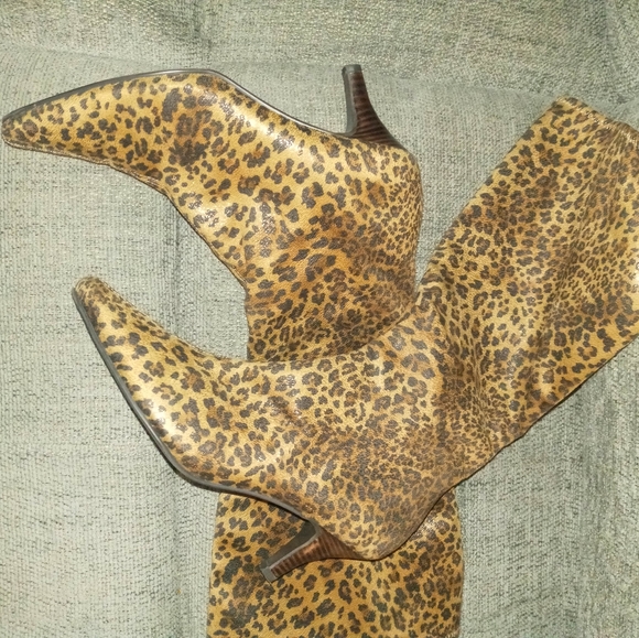 - Woman's Boot     Price Firm" - Picture 2 of 6